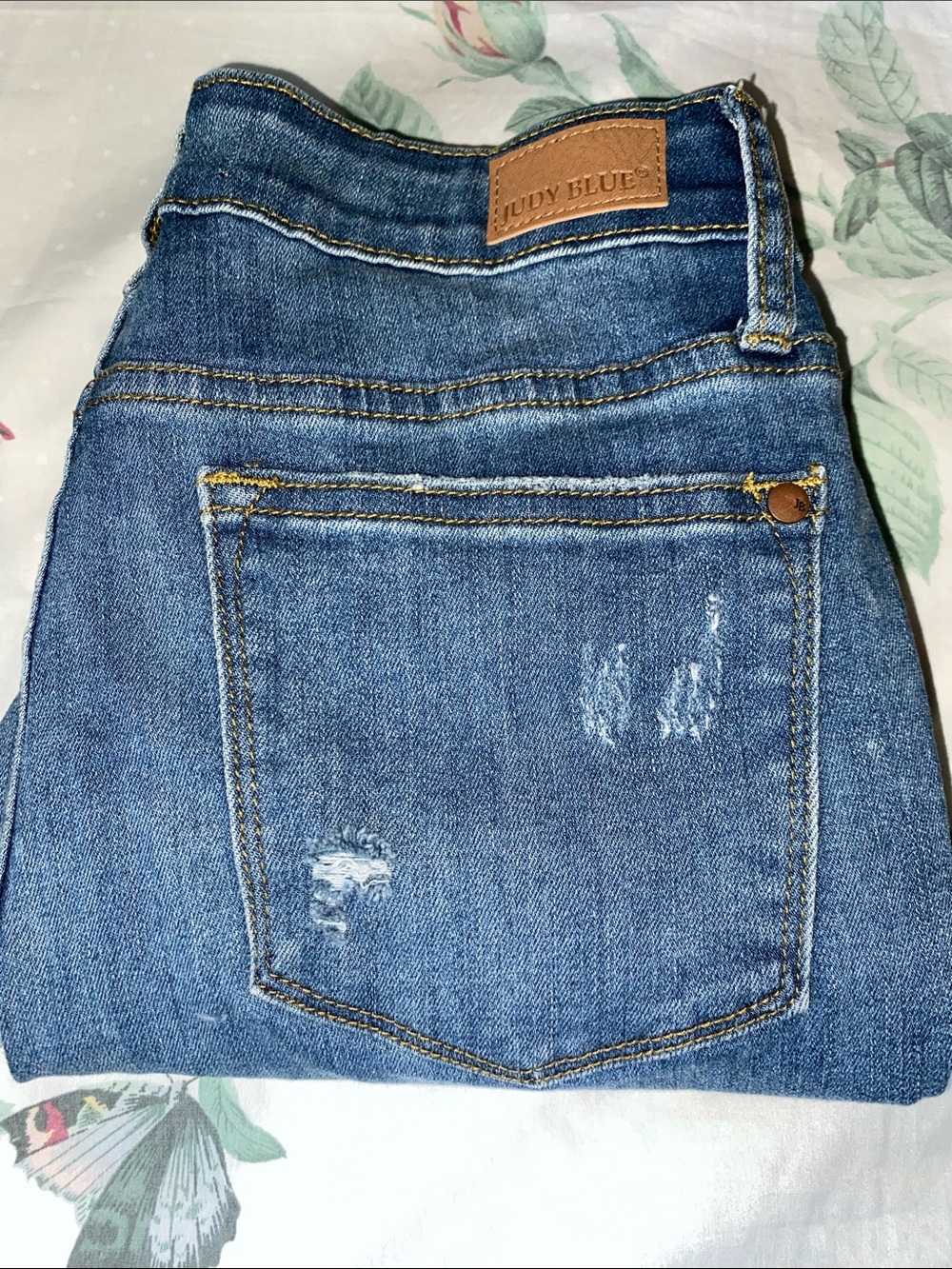 Judy Blue Medium Blue Distressed Jeans